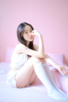 女性电动伸缩